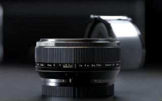 佳能50mm f/1.0镜头的大光圈究竟能带来哪些极致拍摄体验？